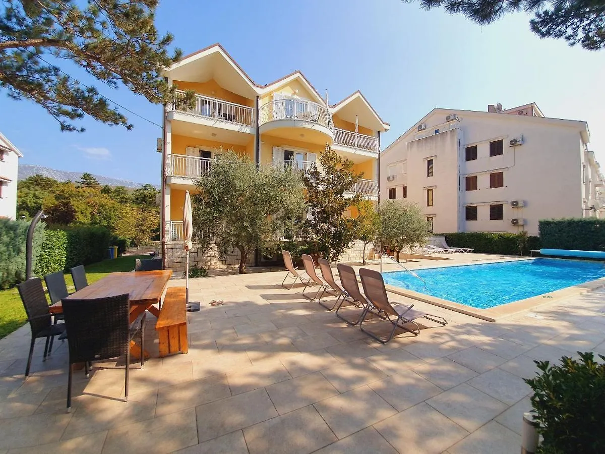 Apartments Villa Anne Jadranovo