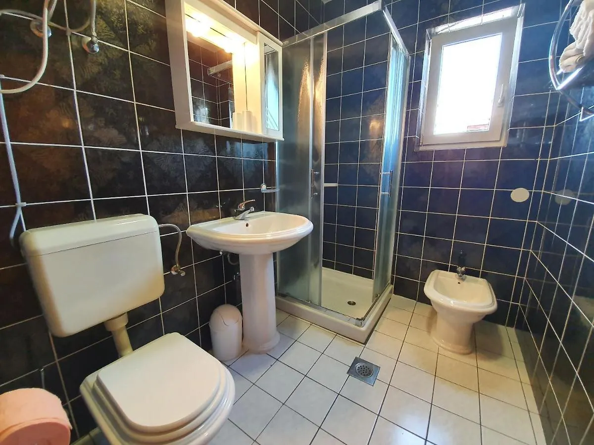 Apartments Villa Anne Jadranovo
