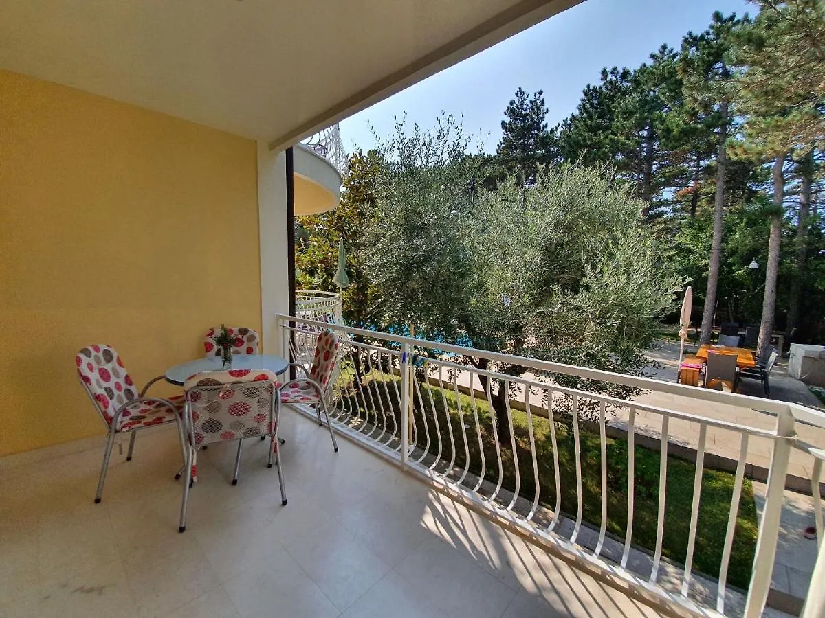 Apartments Villa Anne Jadranovo