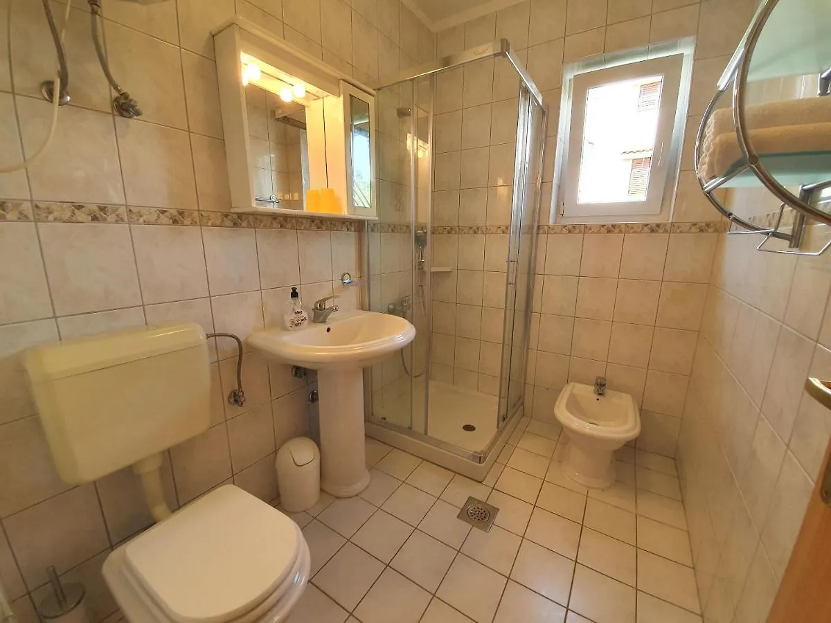Apartments Villa Anne Jadranovo