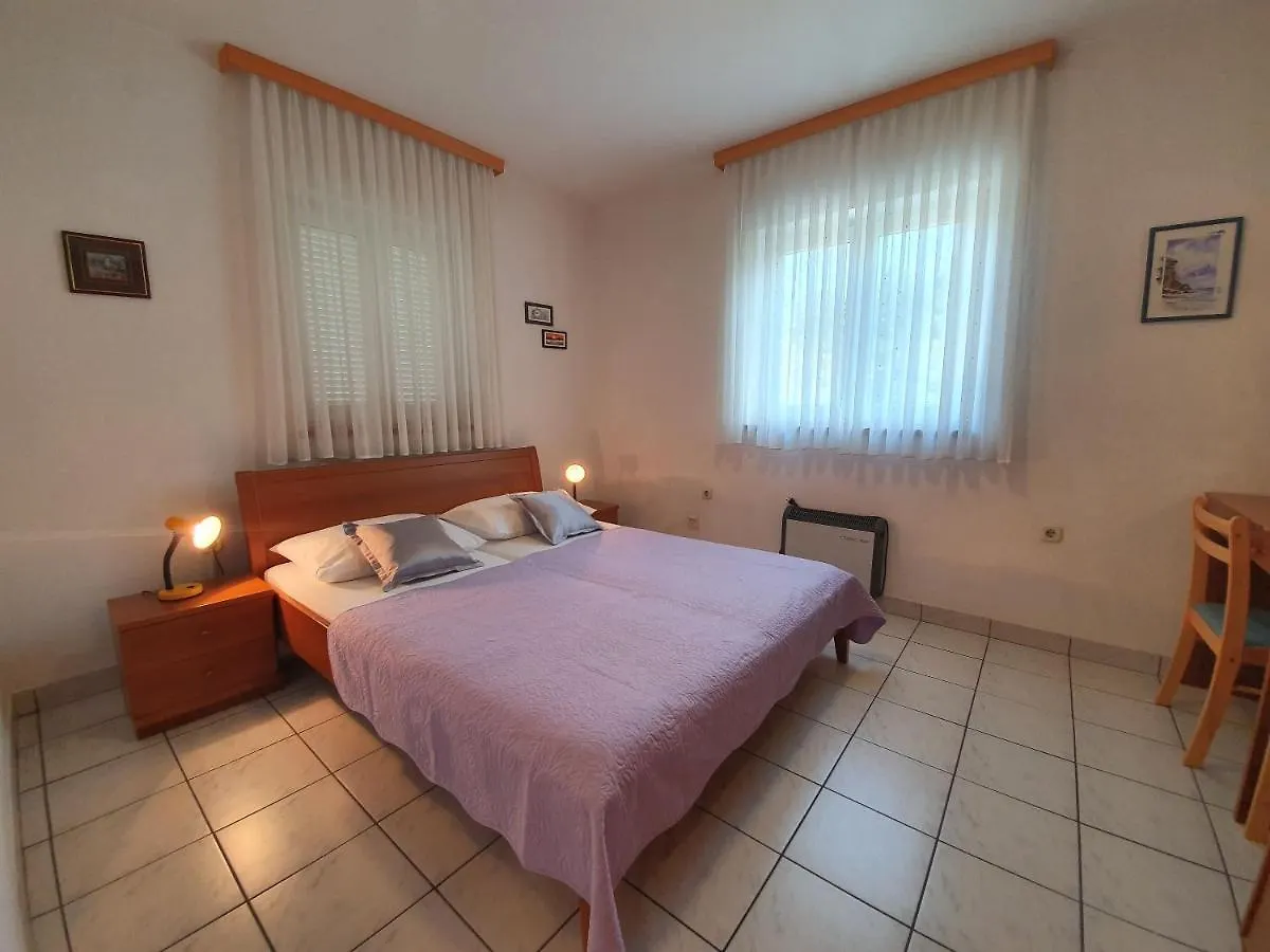 Apartments Villa Anne Jadranovo