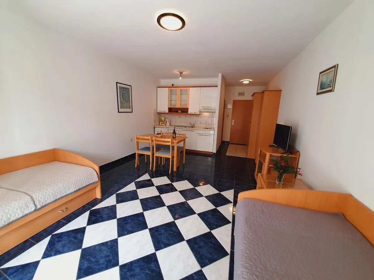 Apartments Villa Anne Jadranovo