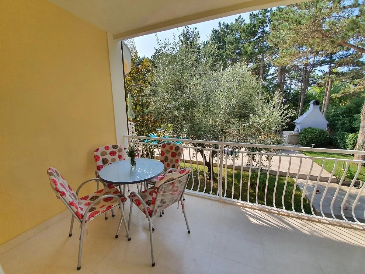 Apartments Villa Anne Jadranovo