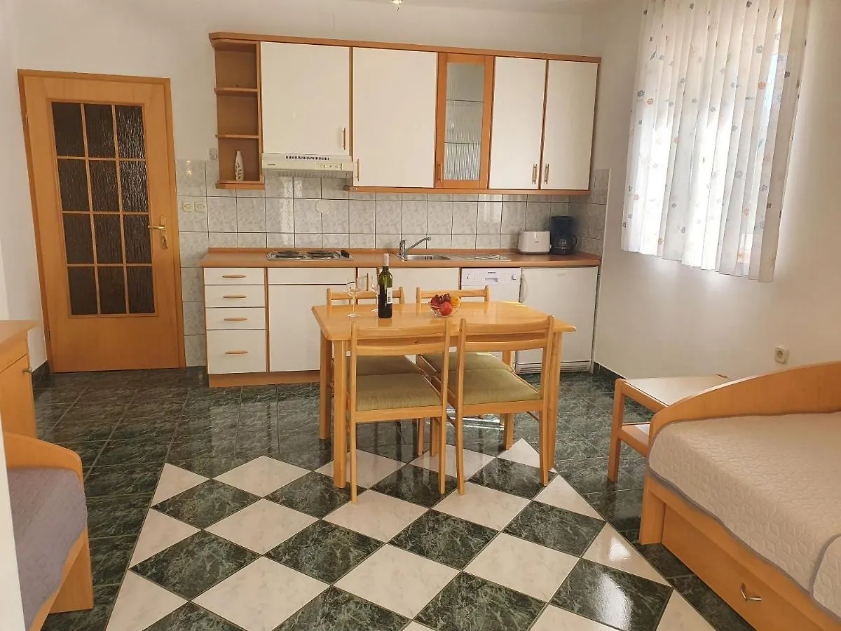 Apartments Villa Anne Jadranovo