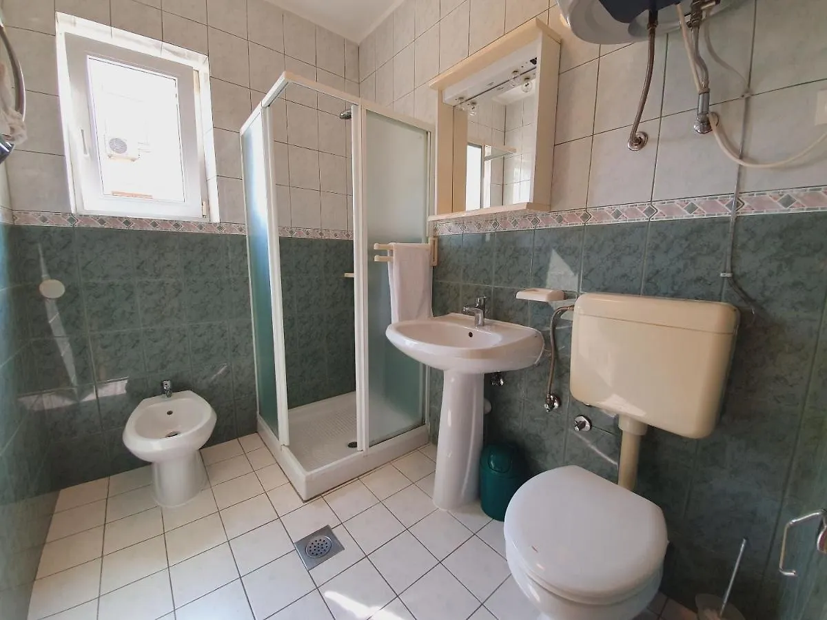 Apartments Villa Anne Jadranovo