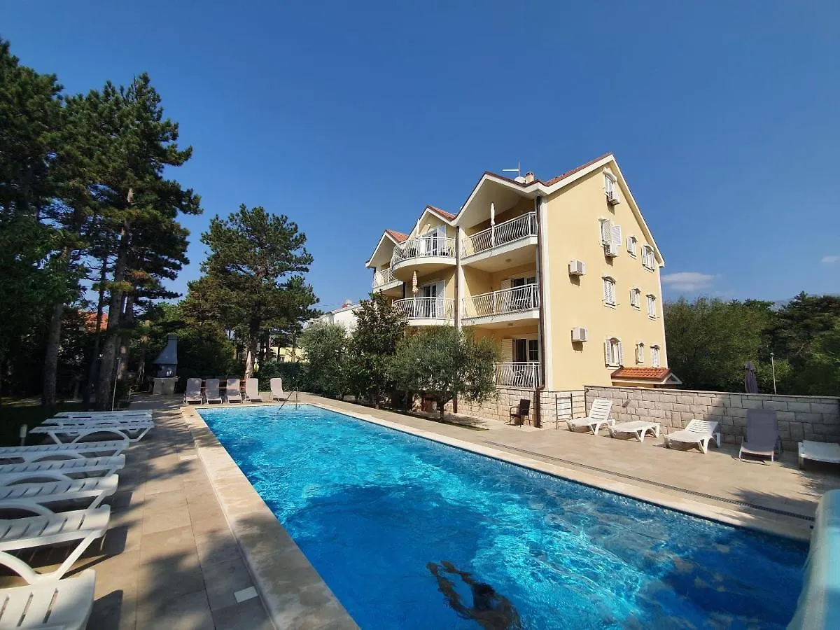 Apartments Villa Anne Jadranovo